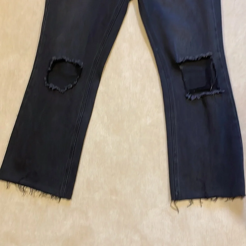 AVEC LES FILLES HIGH-RISE STRAIGHT LEG CROP BLACK JEAN in SIZE 30 - Picture 4 of 9